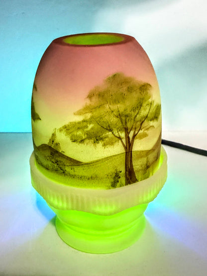 Fenton Vintage Burmese Uranium Glass Snow Scene Fairy Lamp Jim Andrick A1336