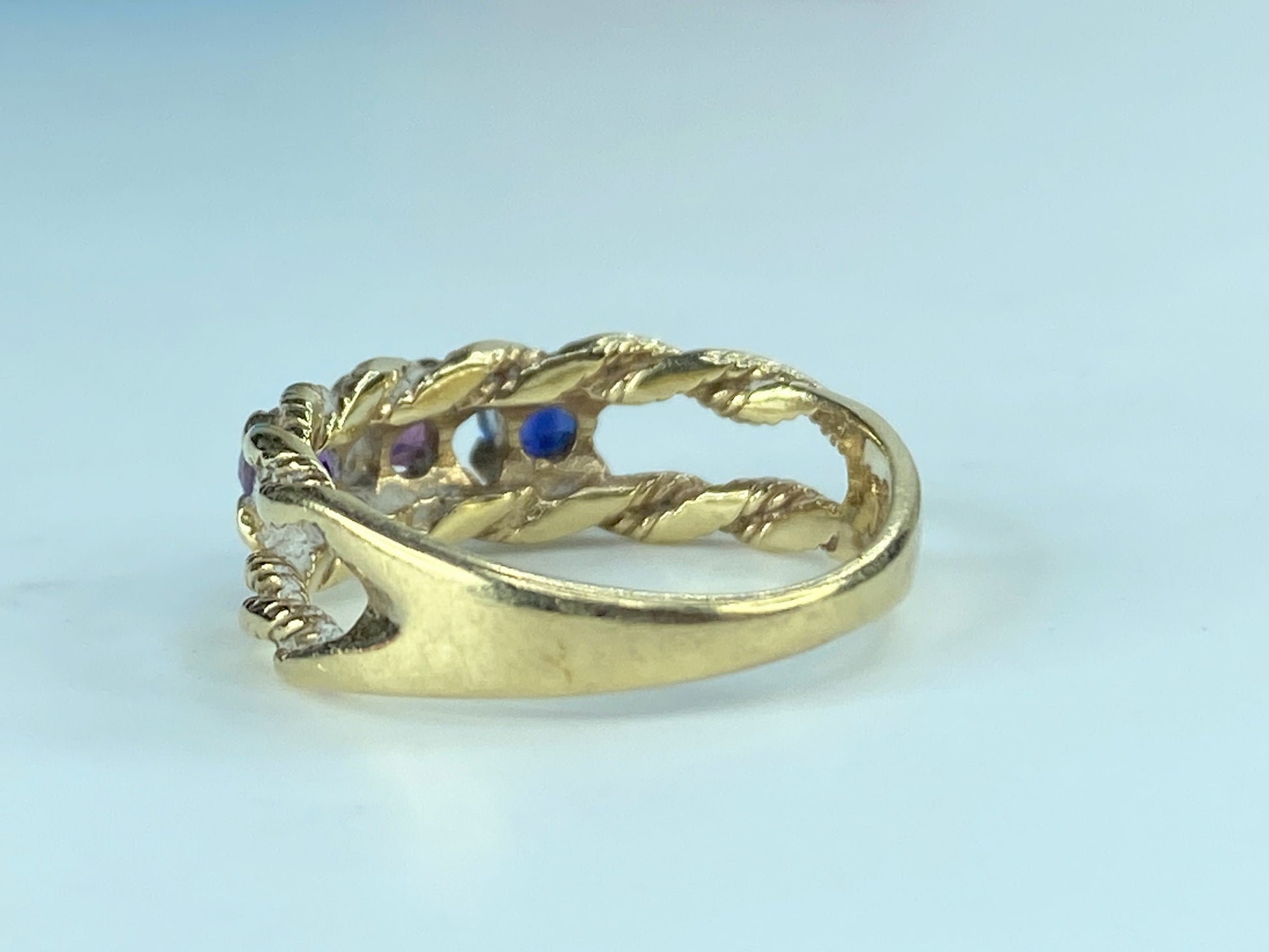 10k Gold Mother's Ring Band With 3 Round Shaped Quartz Gemstones JR407