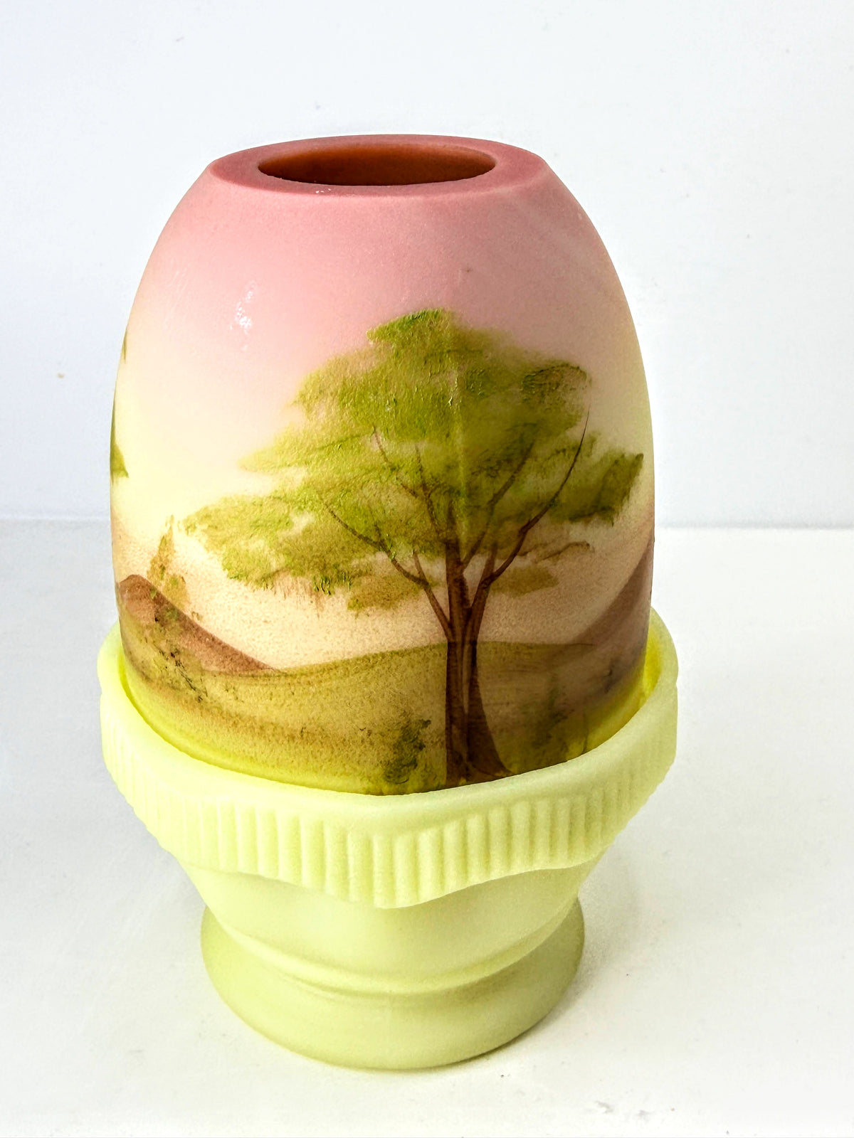 Fenton Vintage Burmese Uranium Glass Snow Scene Fairy Lamp Jim Andrick A1336