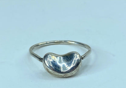 Tiffany & Co Ring- Vintage 2000 -Elsa Peretti Bean ring size 6.5 2.3g JR972