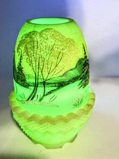 Fenton Vintage Burmese Uranium Glass Snow Scene Fairy Lamp Jim Andrick A1336