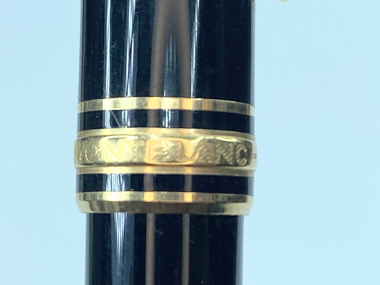 Mont Blanc Meisterstuck Luxury Classique Gold Trim Ballpoint Pen w/box ST001