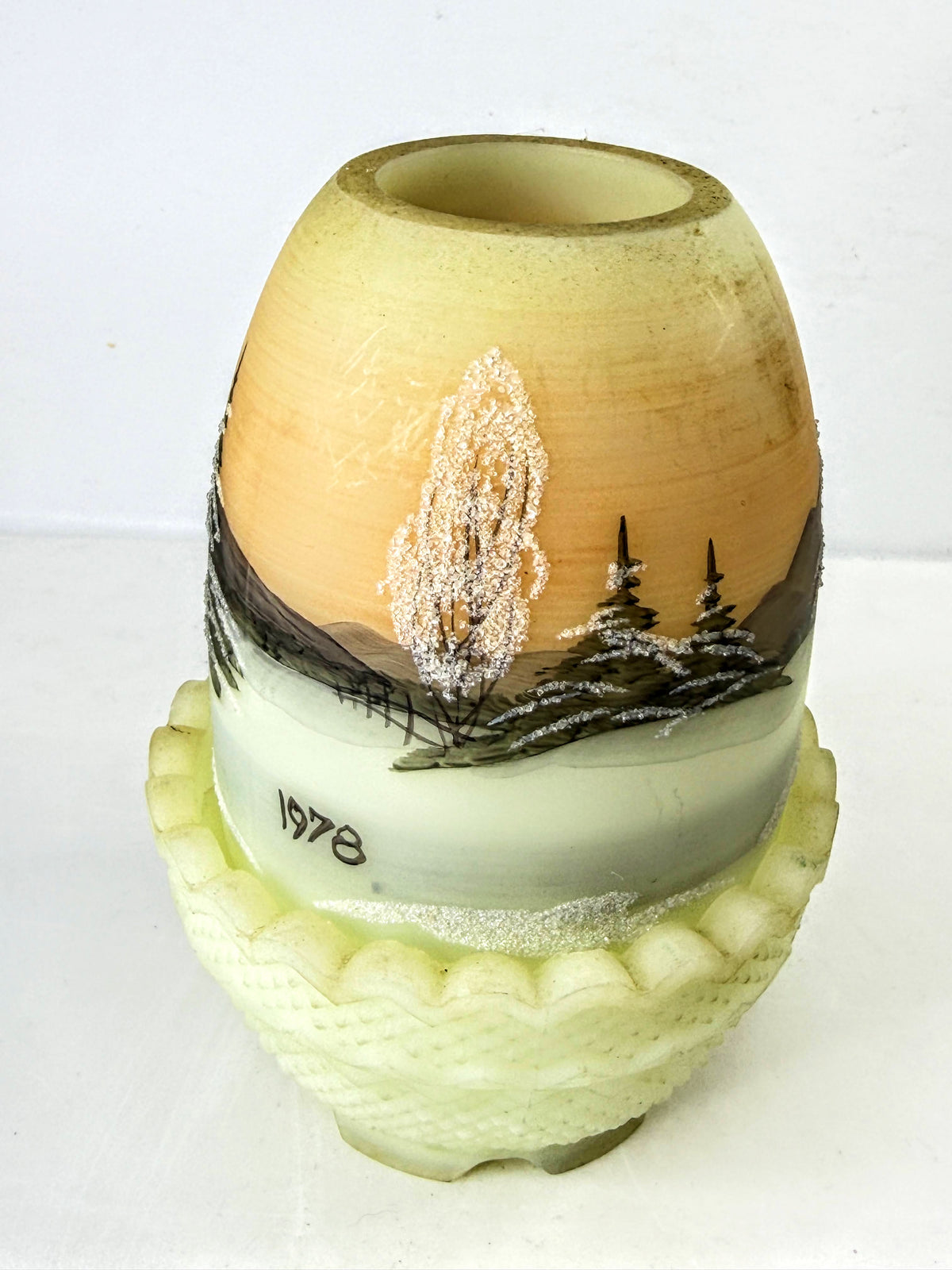 Fenton Vintage Burmese Uranium Glass Snow Scene Fairy Lamp Jim Andrick A1336