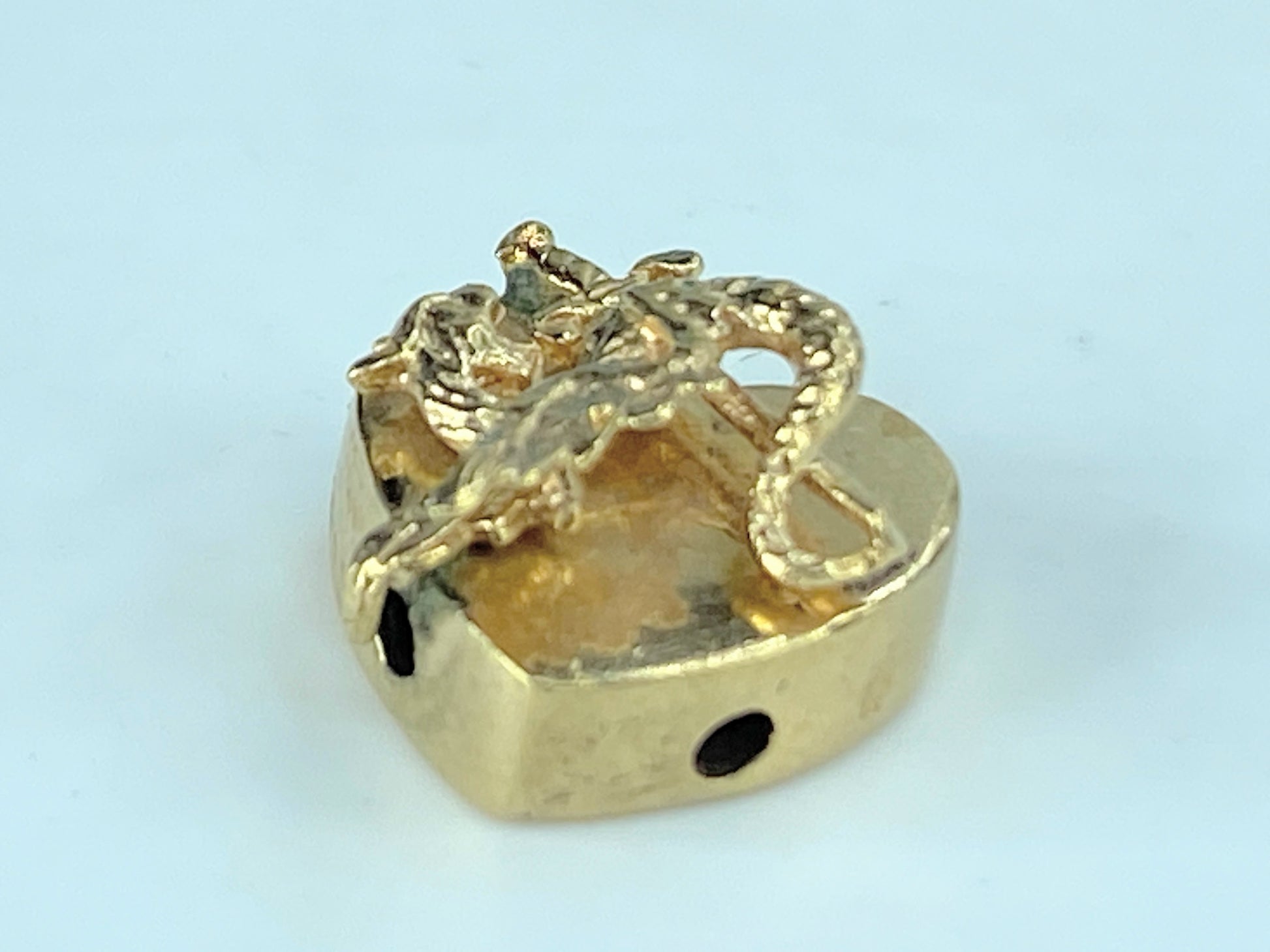 Antique 14K yellow gold 3D Griffin Heart shape sliding charm 2.5g 17.7mm JR408