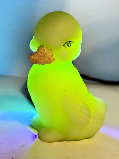 Fenton Vintage Burmese Uranium Glass Duckling UV Glow Hand Painted Mint A1337