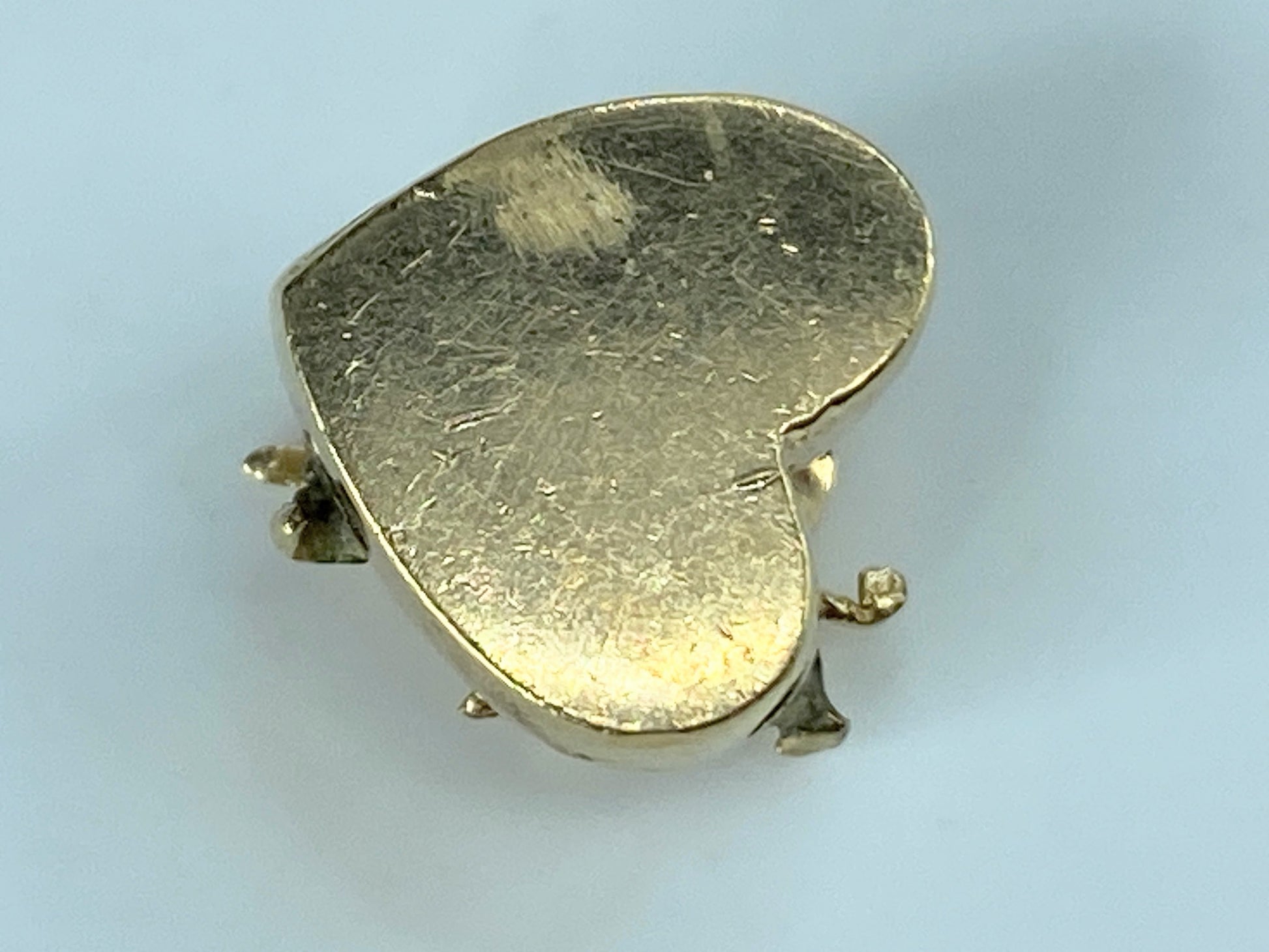Antique 14K yellow gold 3D Griffin Heart shape sliding charm 2.5g 17.7mm JR408