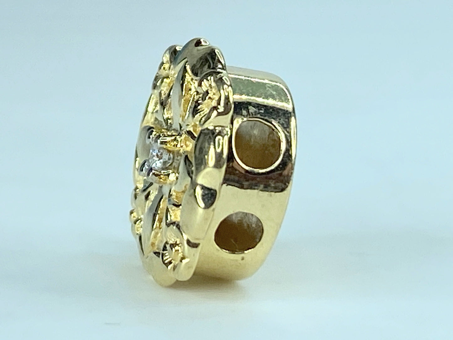 14K yellow gold 0.03ct round Diamond Floral etching sliding charm 3.9g JR409