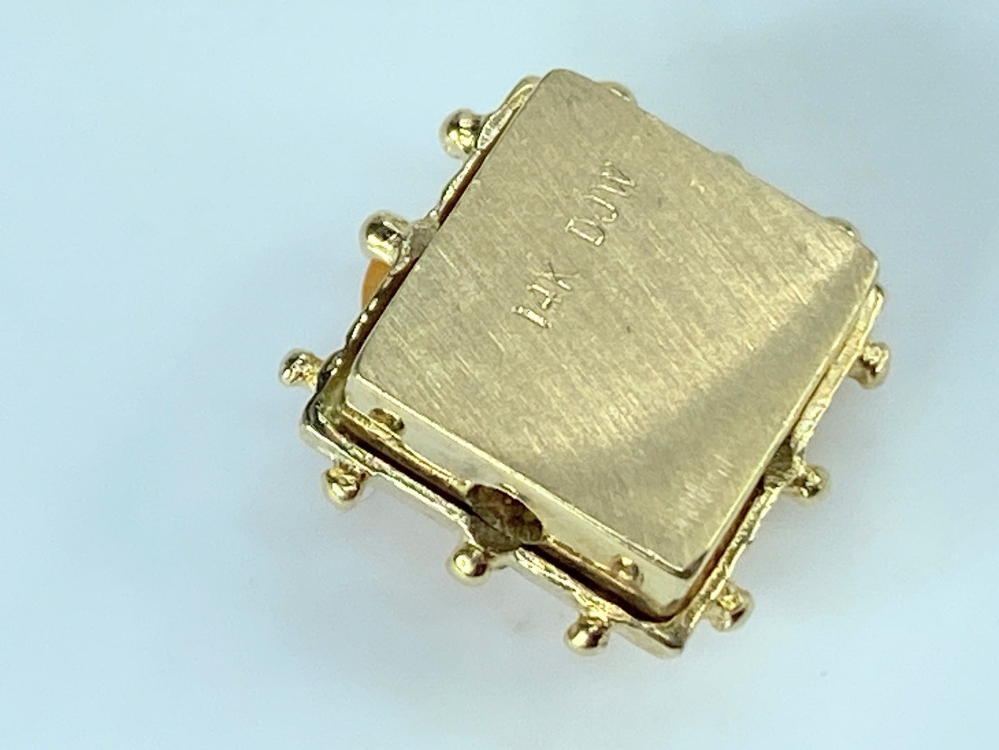 Signed DJW 14K gold heart shape Shell Cameo square box sliding charm 6.8g JR410