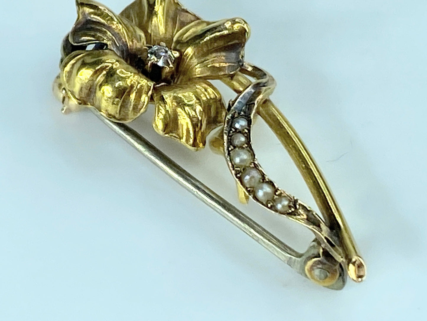 Antique 18k Old Euro Cut diamond seed pearls Floral brooch 32x13mm 2.6g JR413