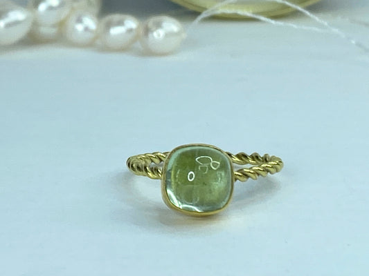 Handmade 18K Spinel Ring, Chartreuse Spinel, Bezel-Set, Twist Shank JR968