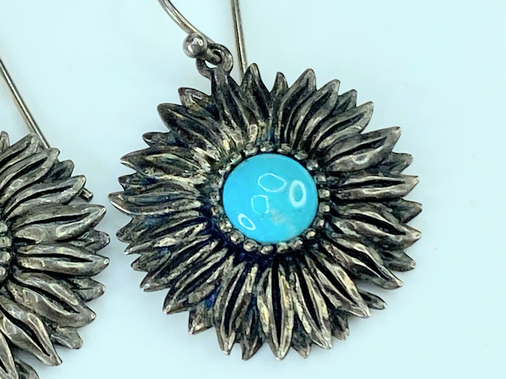 Sterling silver Turquoise Daisy Flower dangle earrings 8.4g 38.0mm JR417