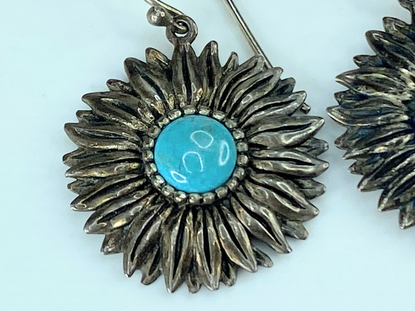 Sterling silver Turquoise Daisy Flower dangle earrings 8.4g 38.0mm JR417