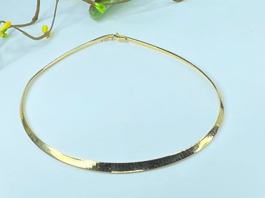 Reversible Italy 14K Omega link in graduated size collar necklace