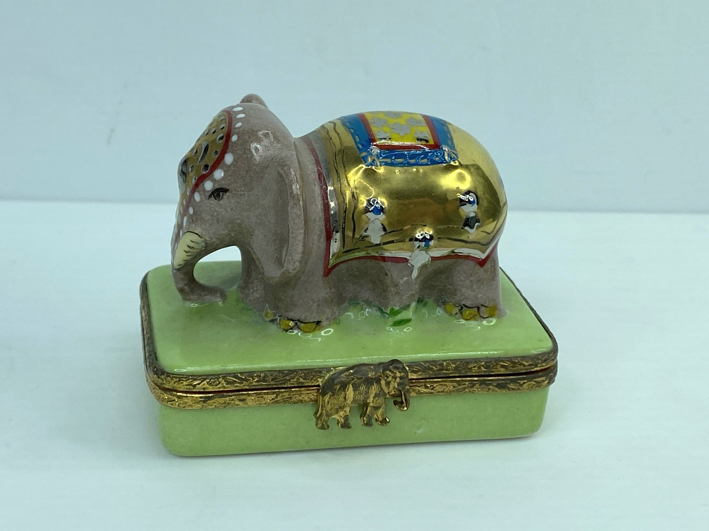 Atterri Limoges France Eastern & Oriental Express Elephant trinket box A421