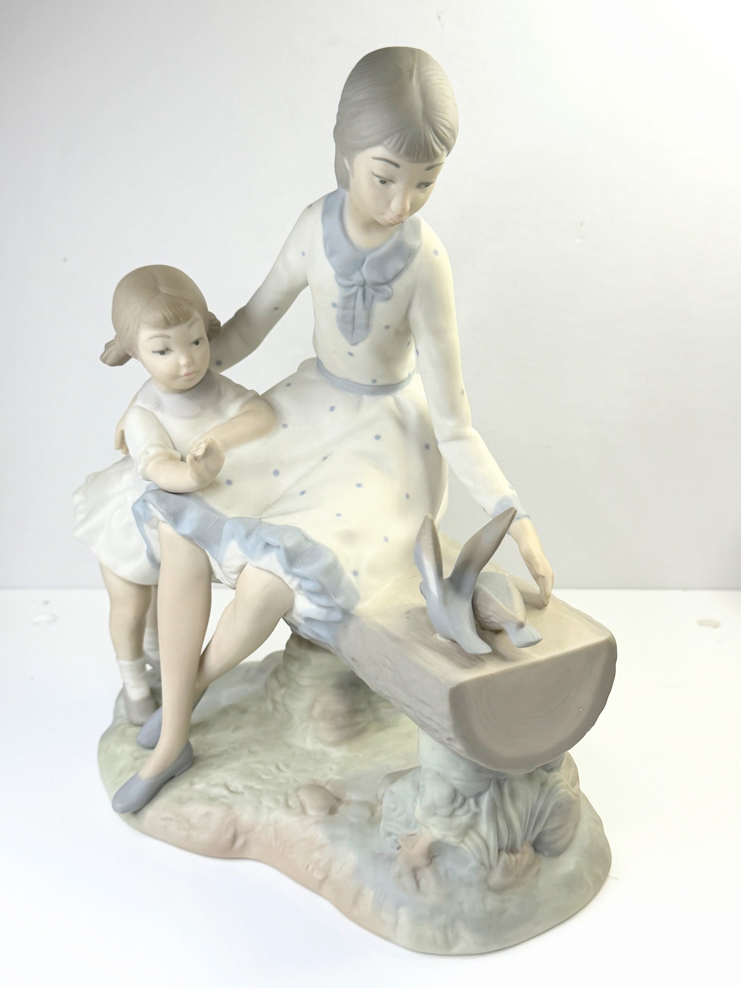 NAO by Lladro Two Girls Feeding Birds Figurine Bench Scene A877