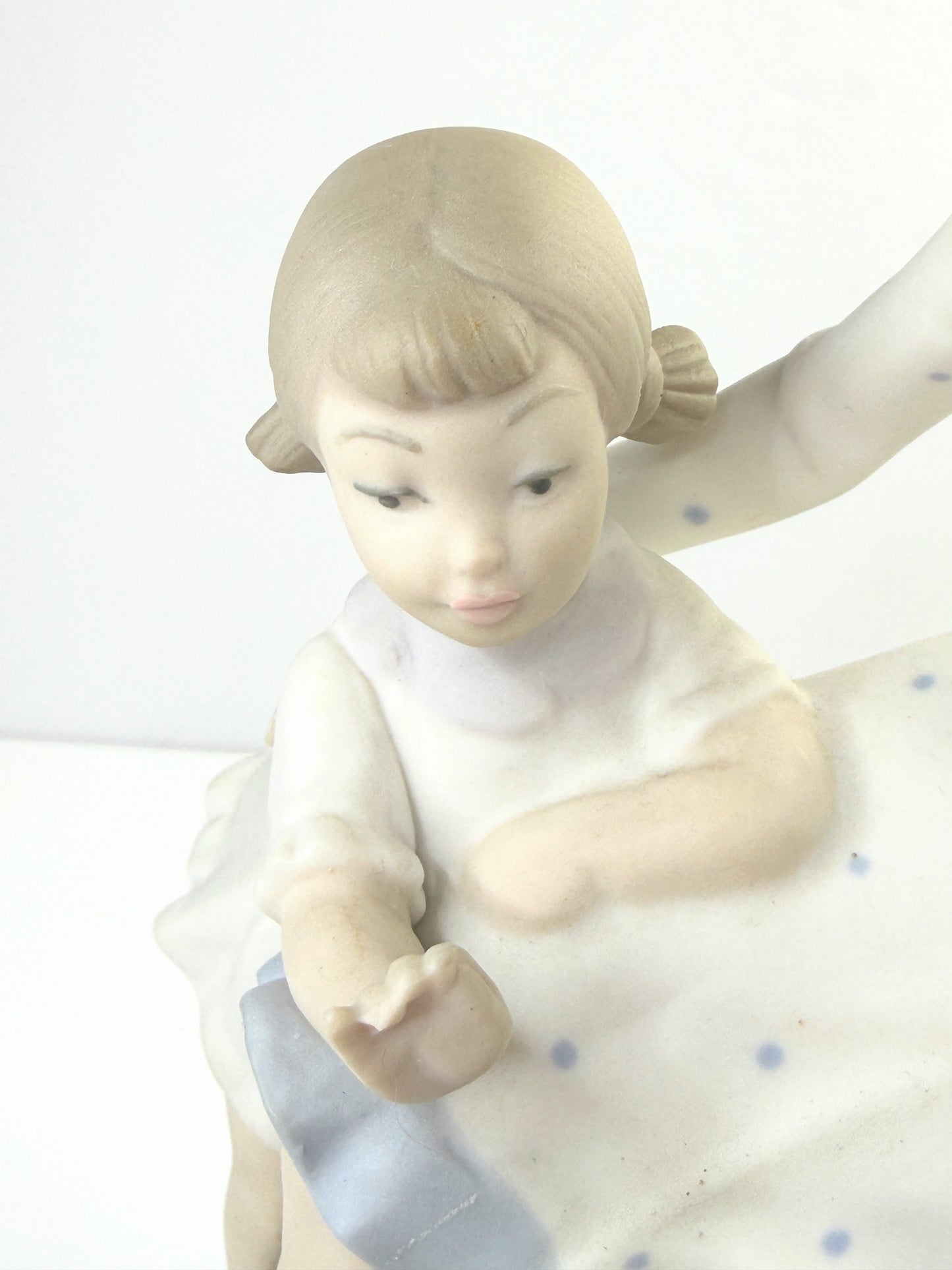 NAO by Lladro Two Girls Feeding Birds Figurine Bench Scene A877