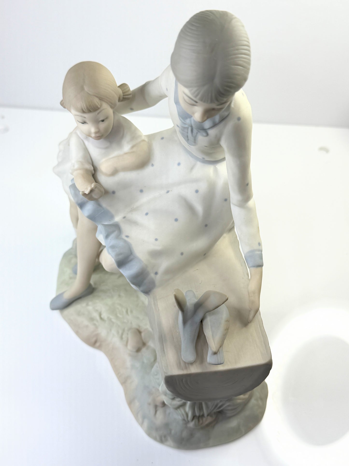 NAO by Lladro Two Girls Feeding Birds Figurine Bench Scene A877