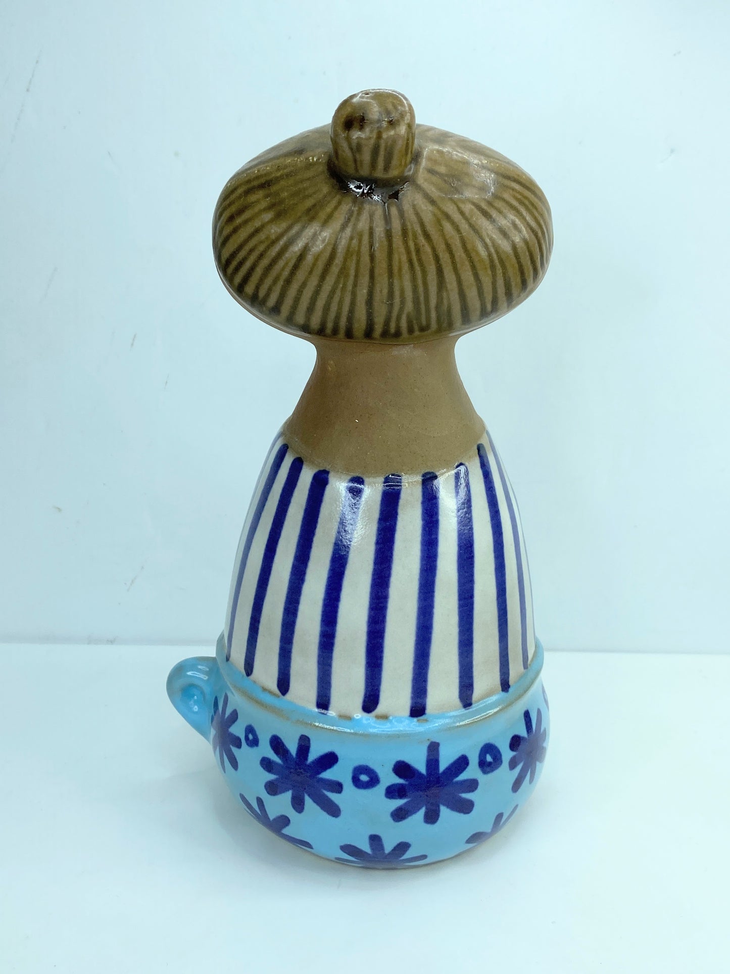 Signed Lisa Larson Gustavsberg Studio Lotta MCM stengods figurine 7" A422