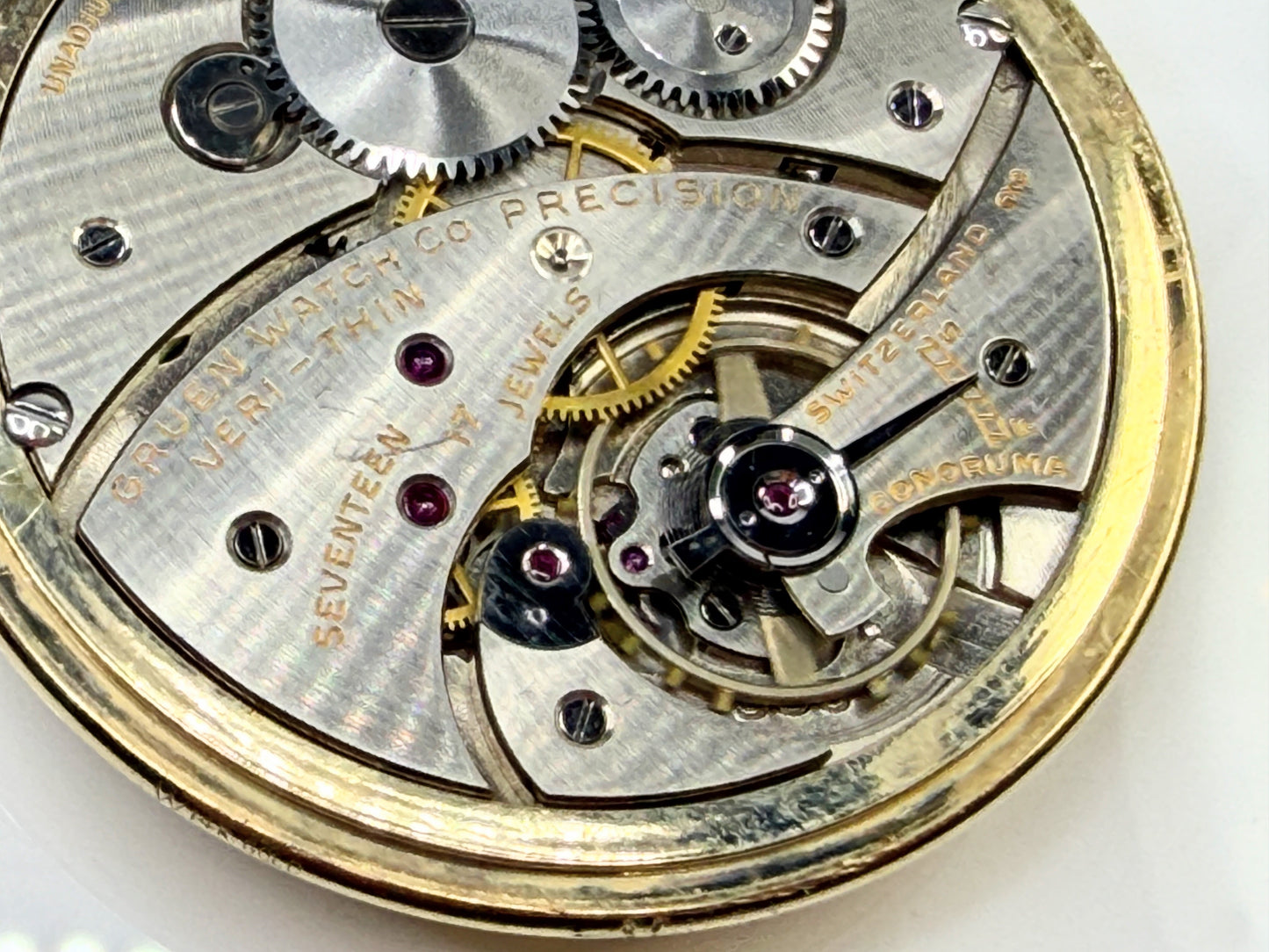 Antique Gruen Veri-Thin 14K Solid Gold 17 Jewel Pocket Watch Runs SS268