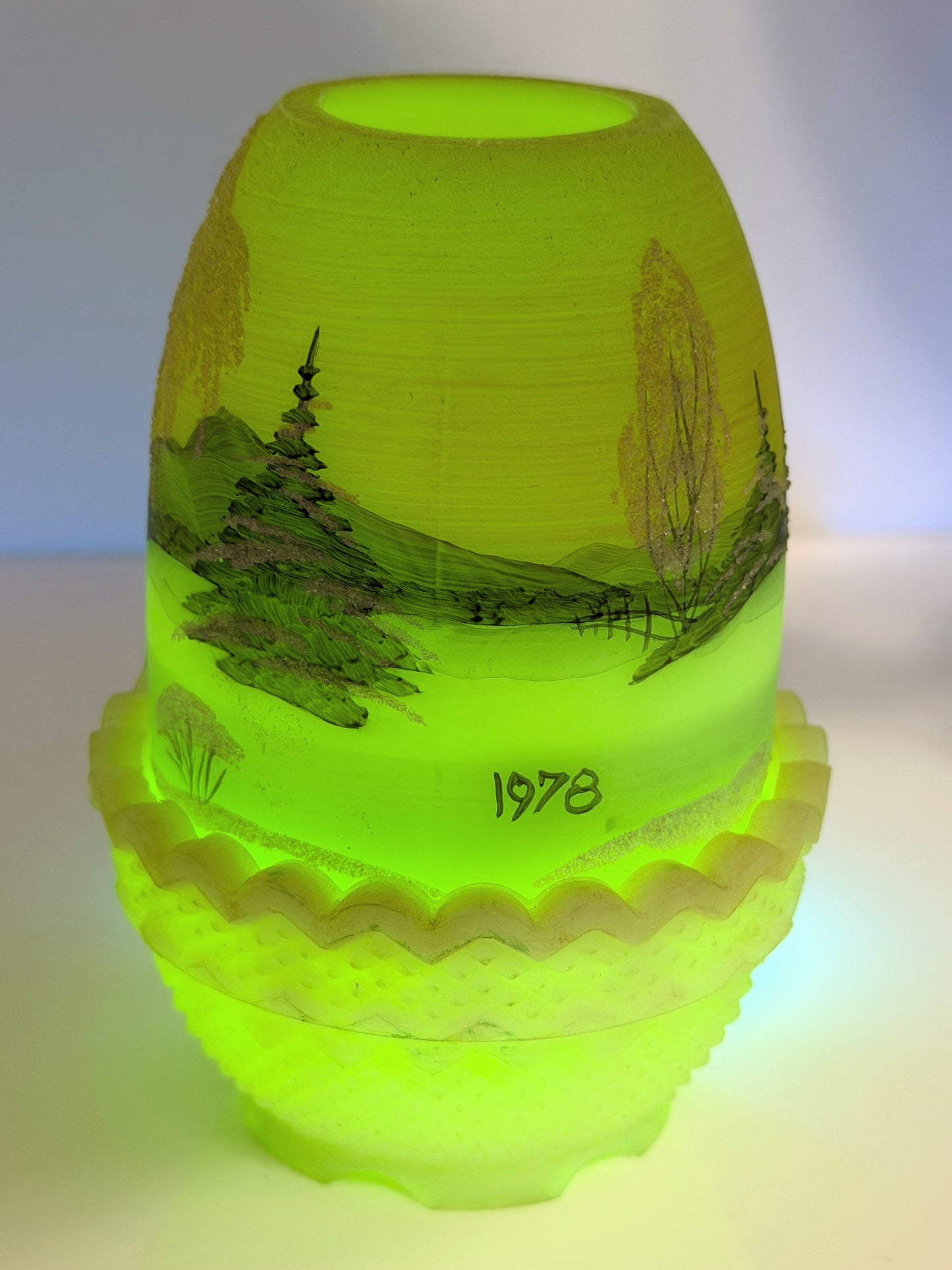 Vintage 1978 Hand Painted Satin Glass Scenic Vase Signed Andrich A888