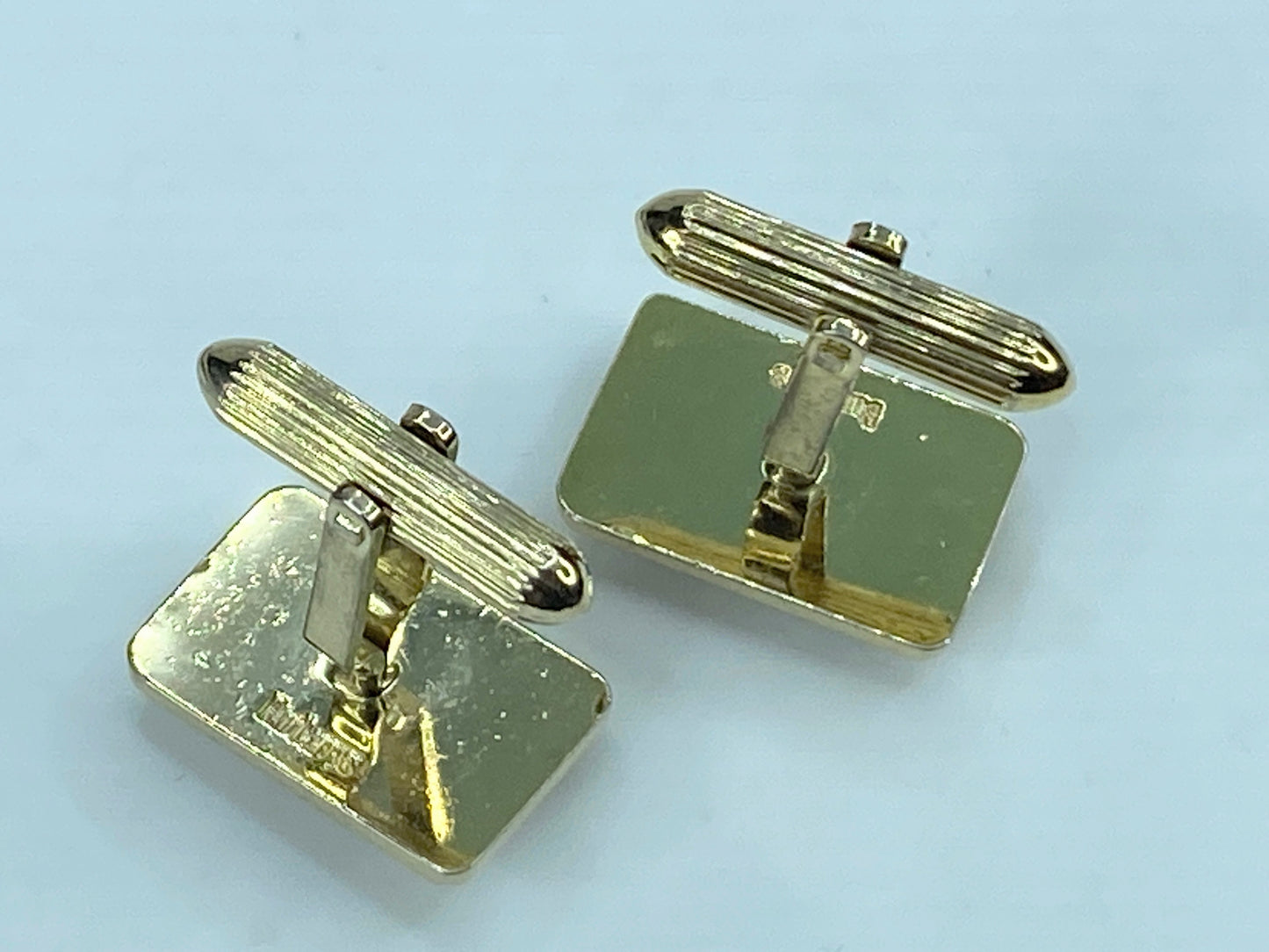 Burberry Gold Plate Cufflinks & Tie Clip “Circa 1990s” in black velvet box GS384