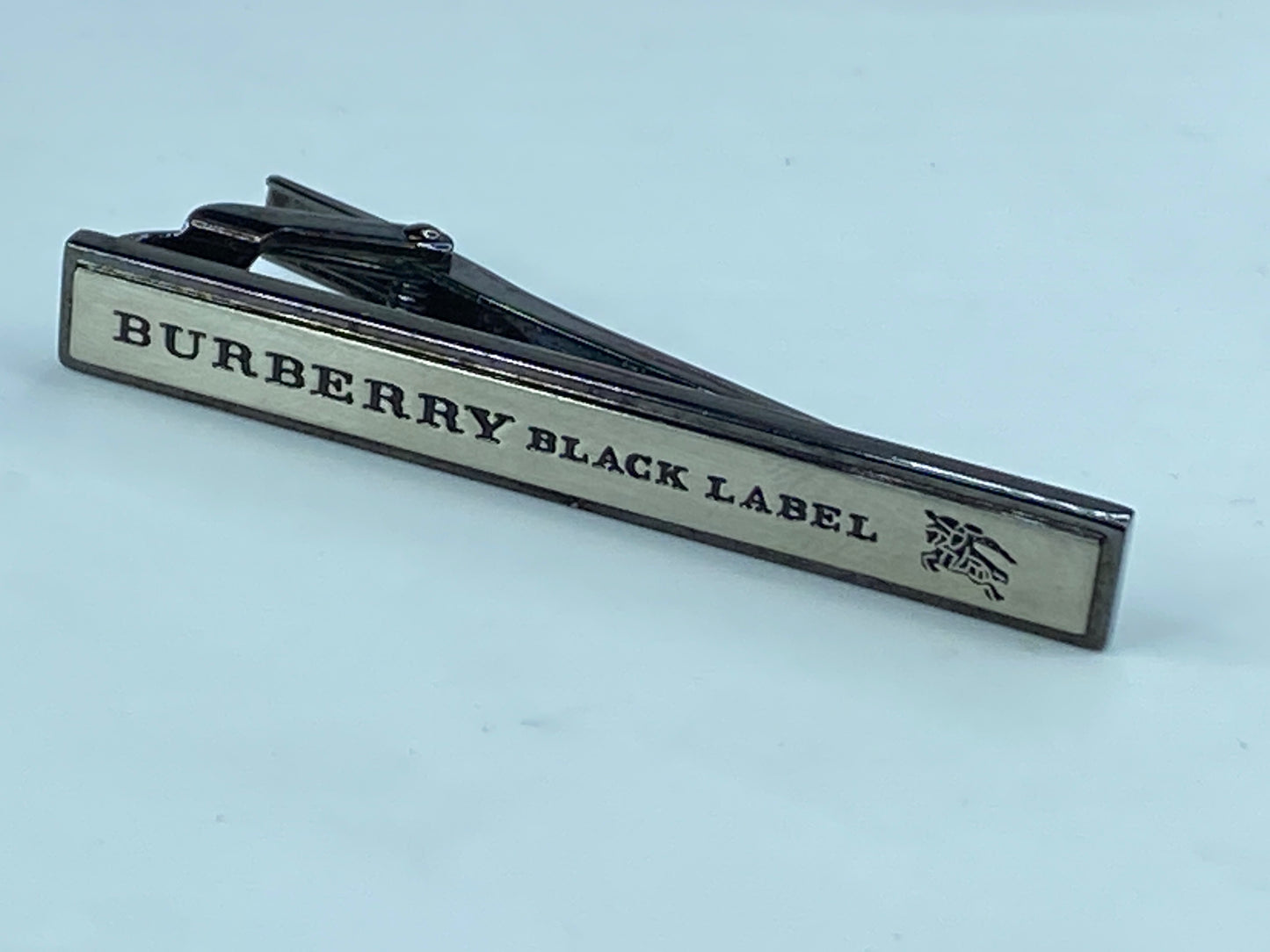 Burberry Gold Plate Cufflinks & Tie Clip “Circa 1990s” in black velvet box GS384