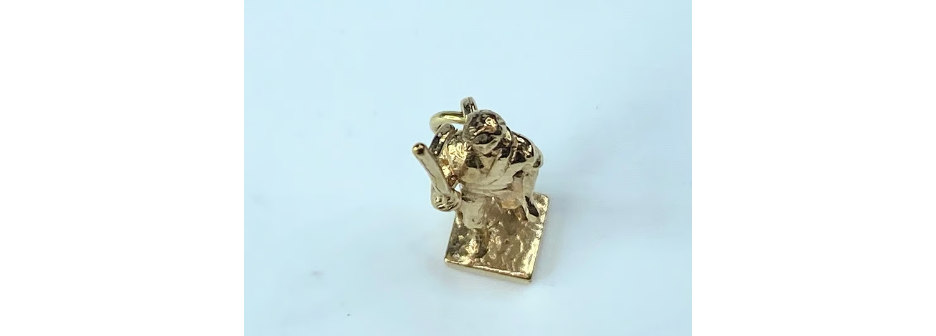 c1970 solid 14k yellow gold traveller/wanderer charm pendant 3.2g JR918