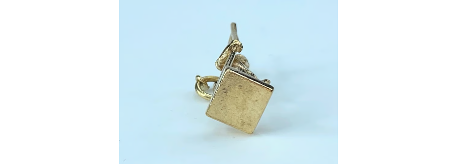 c1970 solid 14k yellow gold traveller/wanderer charm pendant 3.2g JR918