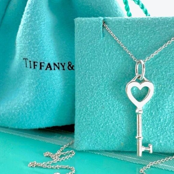 Tiffany & Co. Sterling Silver 925 Heart Key Pendant Necklace 18.5" JR363